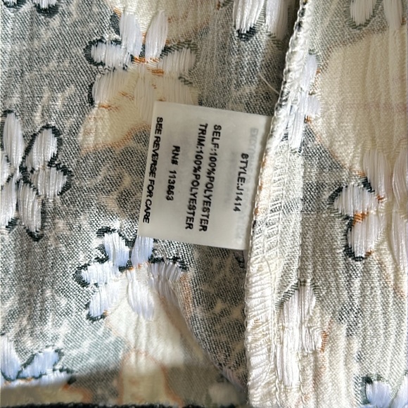 SugarLips bomber jacket NWTS lightweight floral zip up
Size medium - Picture 8 of 11